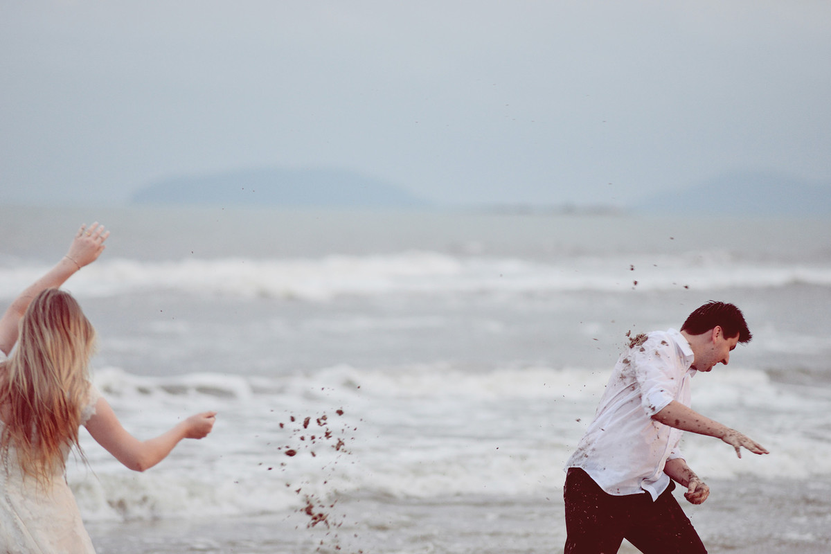 trash the dress - pós-casamento - caroline münch - leandro neiderdt - carol e leandro - praia - chroma fotografia