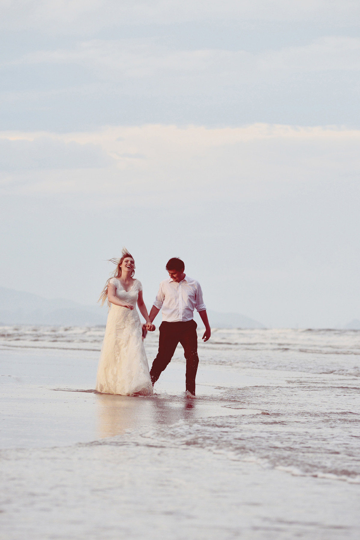 trash the dress - pós-casamento - caroline münch - leandro neiderdt - carol e leandro - praia - chroma fotografia