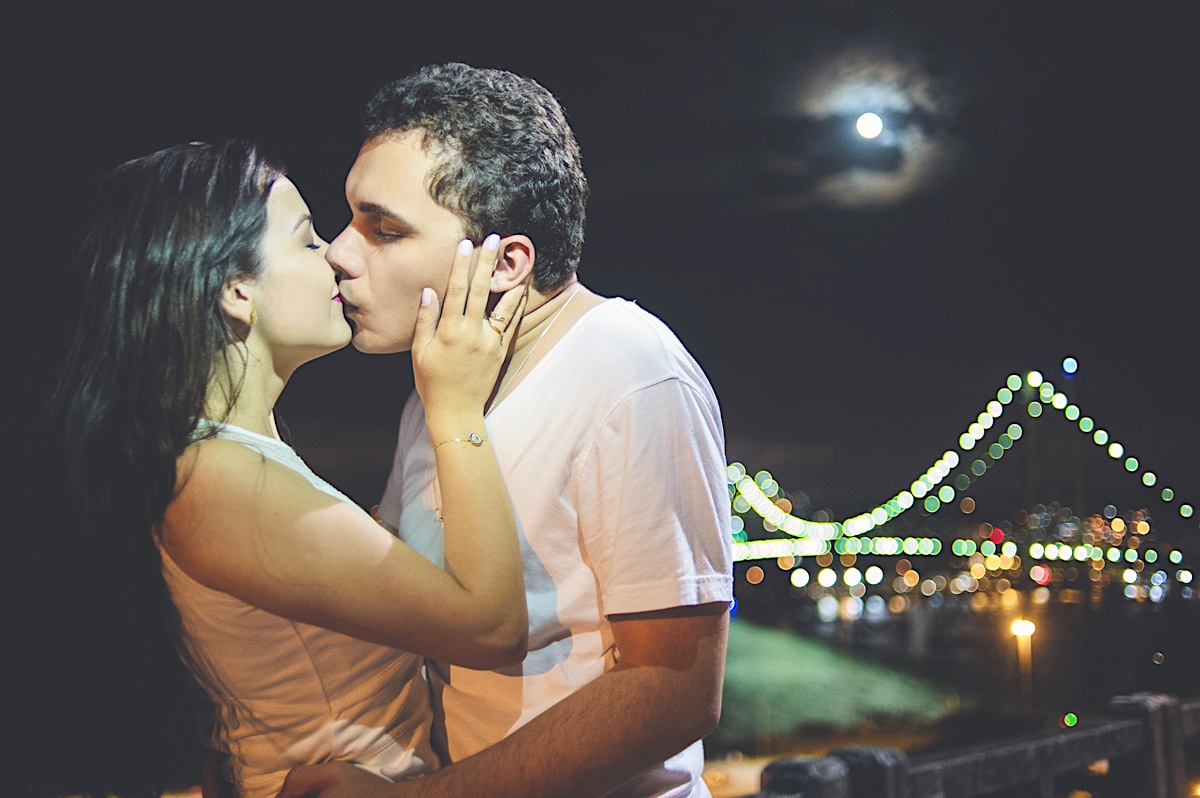 pré-casamento - pre wedding - paolla - éliton - casal - couple - florianópolis - floripa - ensaio casal - ponte hercílio luz - chroma fotografia