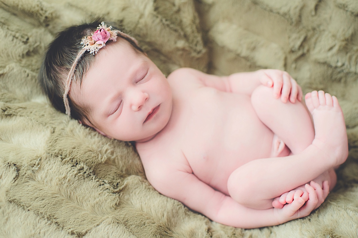 newborn - recém nascido - mãe de menina - baby girl - ensaio newborn - casa do cliente - jaraguá do sul - chroma foto - chroma footgrafia - fabiana silva - pamela machado