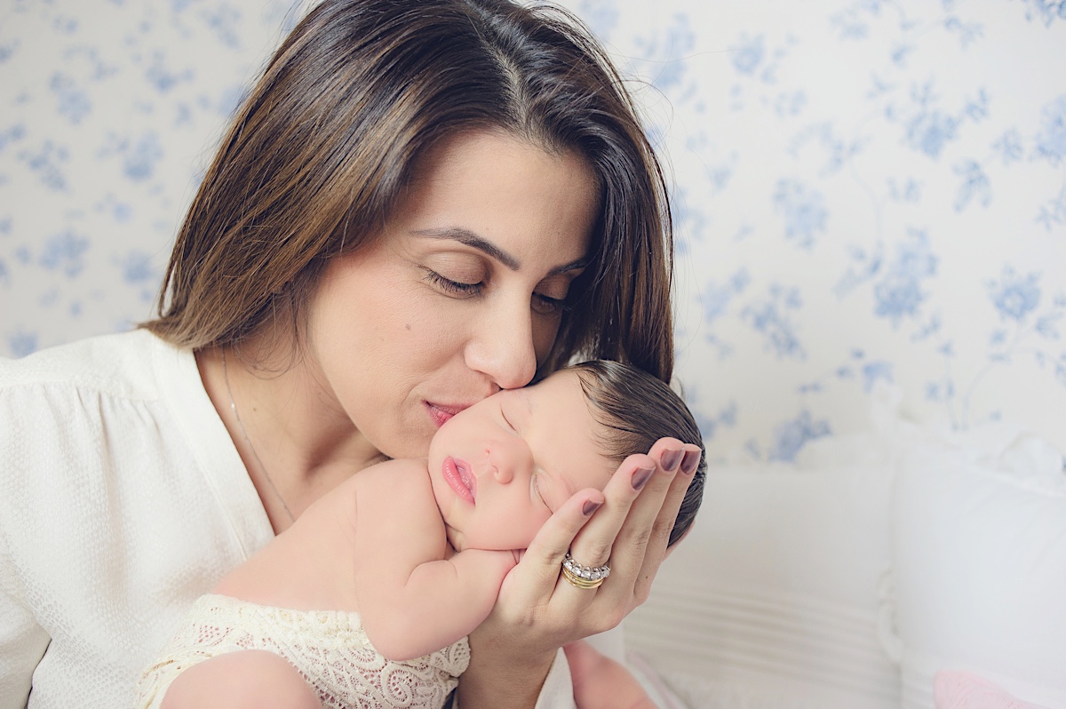 newborn - jaraguá do sul - maria paula - mae de menina - baby girl - recem nascido - chroma fotografia