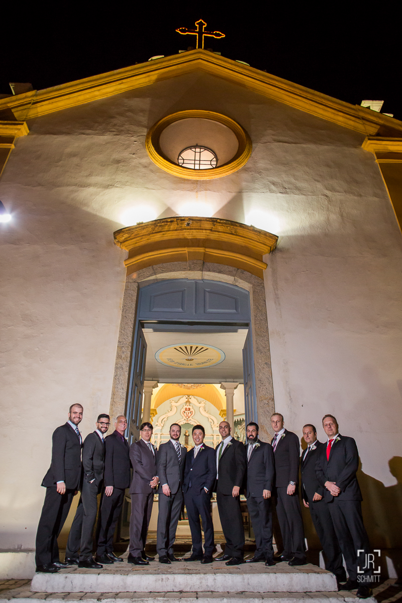 foto dos padrinhos na igreja de santo antonio de lisboa