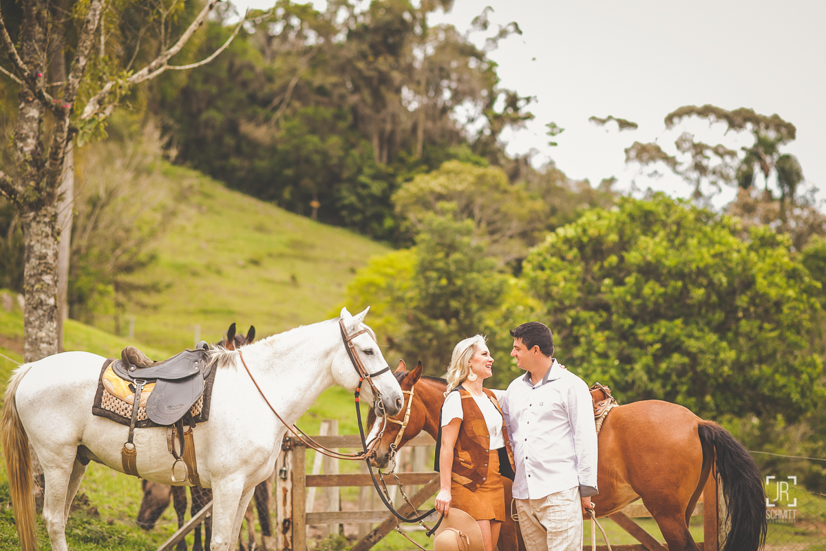 sessão pré-casamento com cavalos