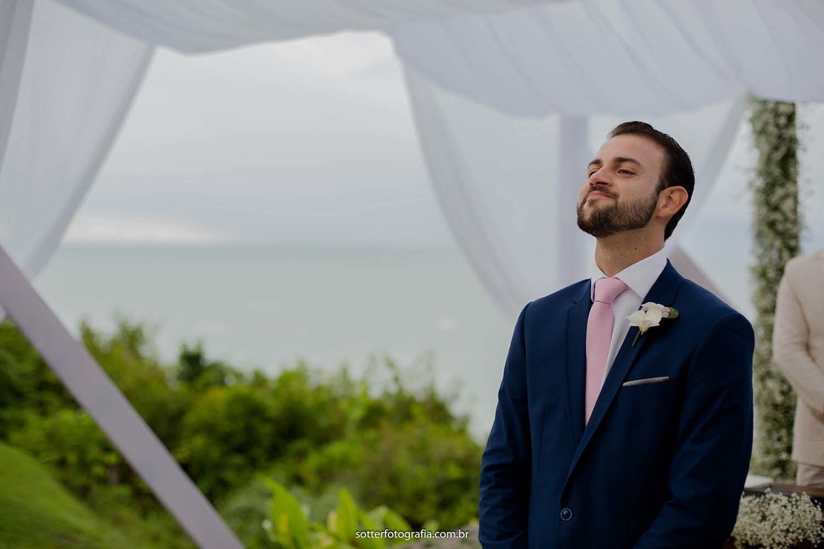Noivo esperando a noiva casamento em arraial dajuda fotografo em arraial fotografo em trancoso sotter fotografia