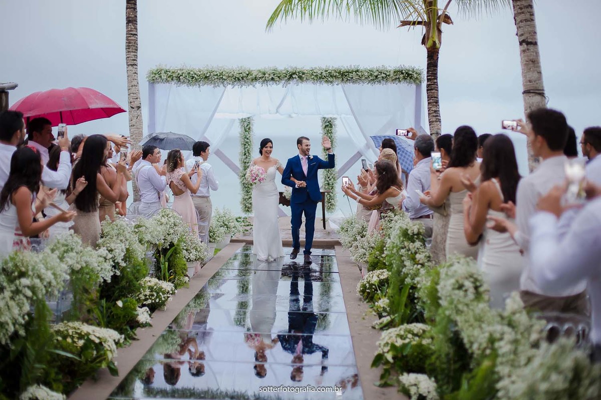 saída dos noivos casamento em trancoso sotter fotografia fotografo em trancoso