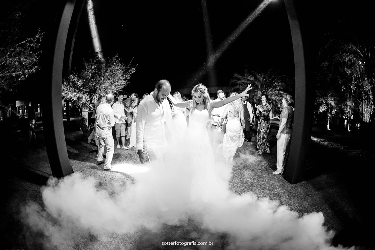 fumaça na pista noiva sotter casamento em trancoso fotografo de casamento e trancoso