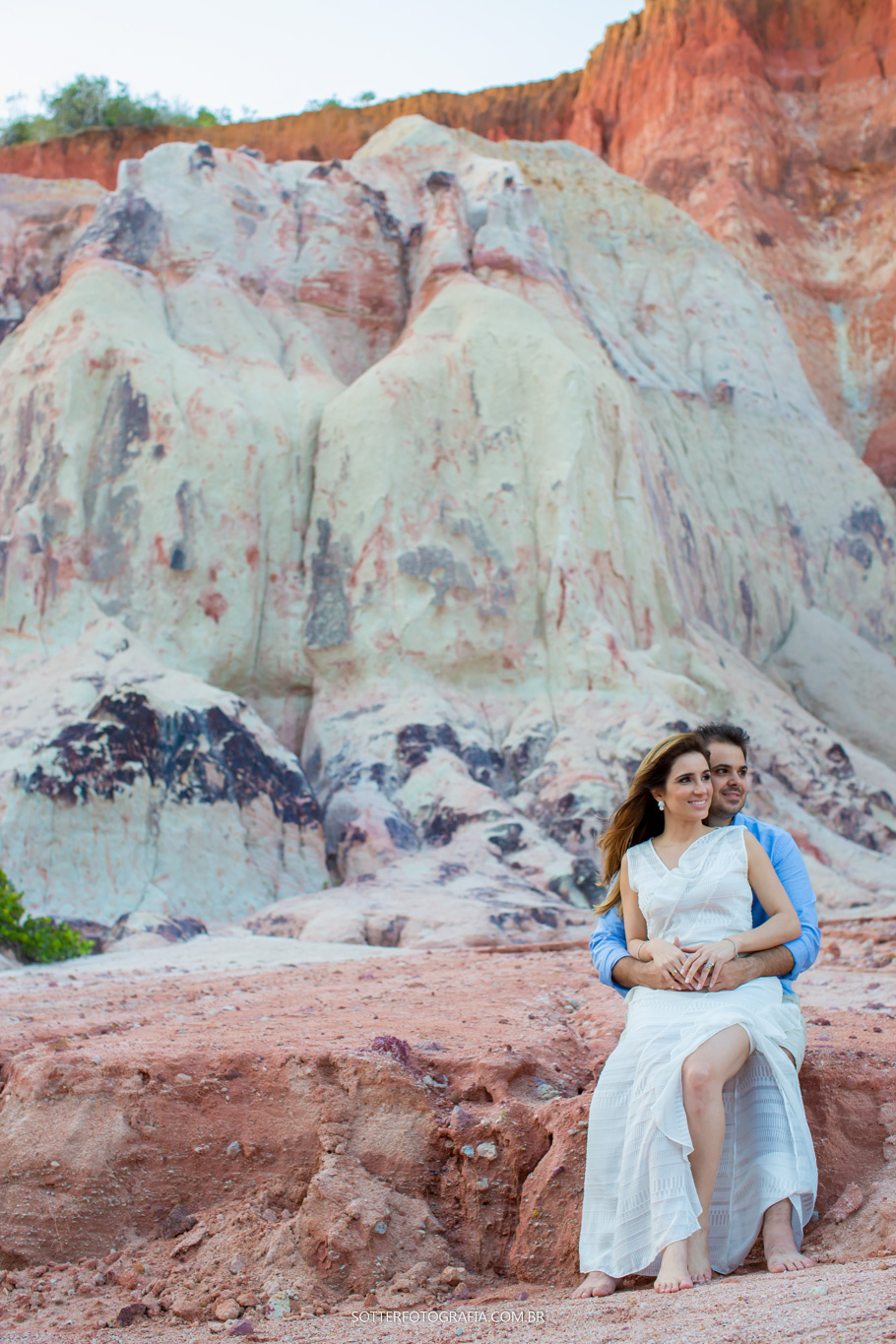 casal na falésia arraial, casamento