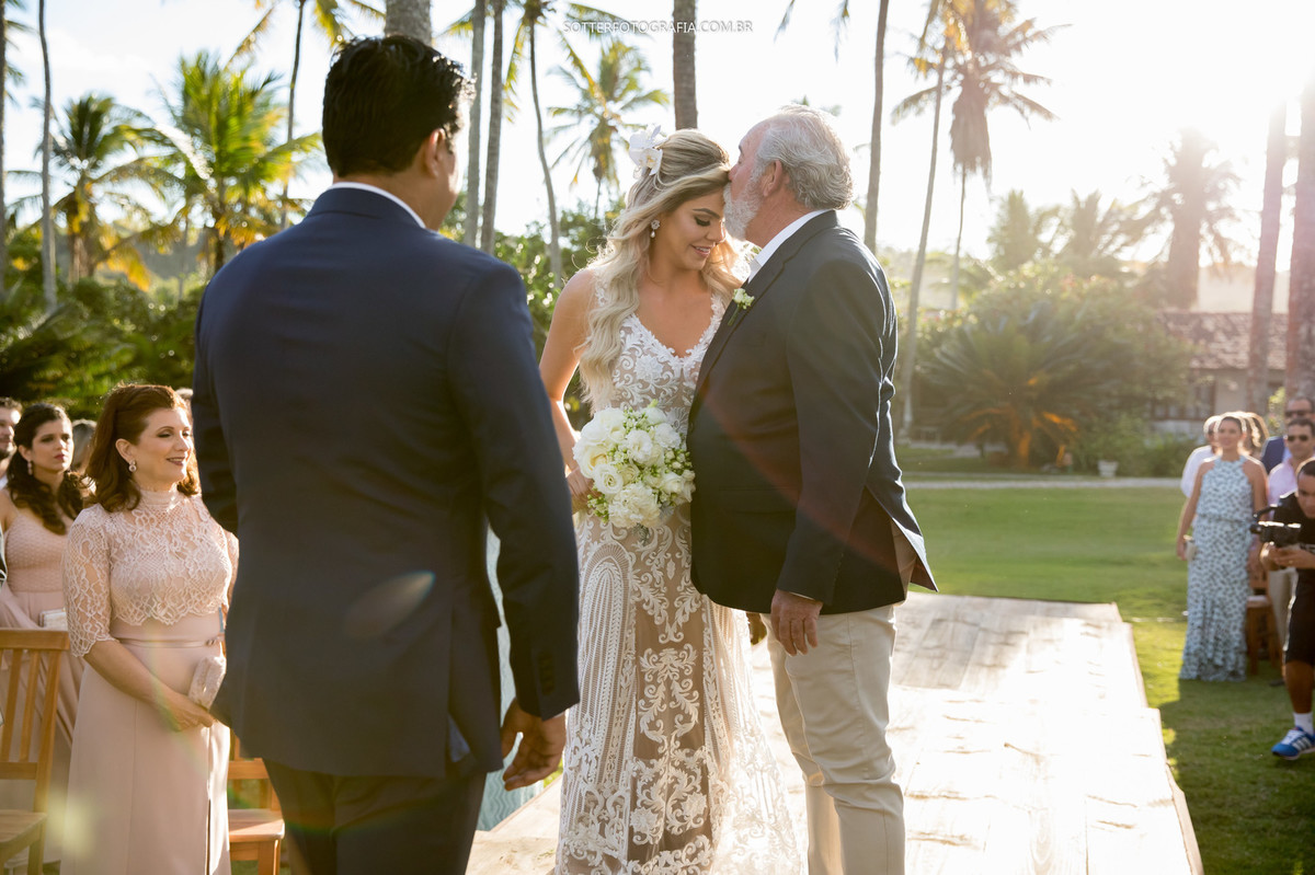 pai beijando a noivas, casamento , trancoso