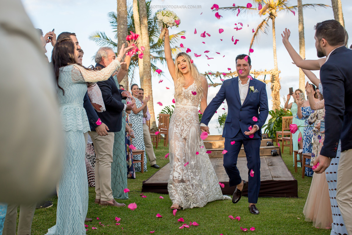 saida dos noivos, casamento em trancoso