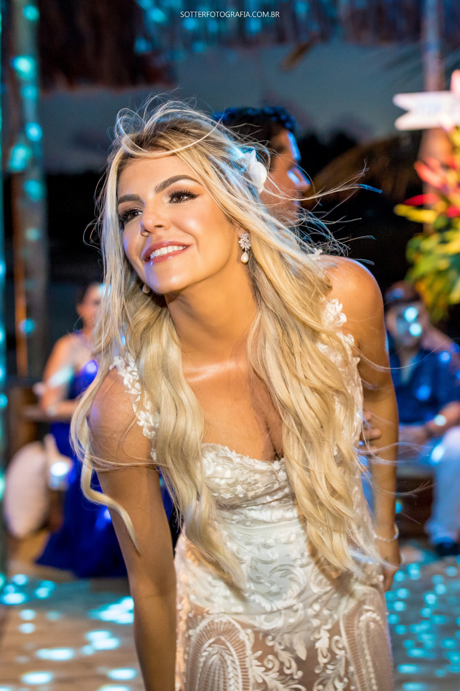 noiva na festa, casamento, trancoso, rio da barra
