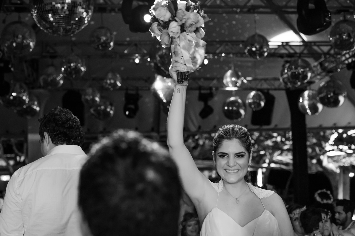 casamento, casar na praia , casando na praia, lapis de noiva , vestido de noiva, veu de noiva, arraial dajuda, casar em arraial dajuda casar na bahia , wedding, casar na praia, sim no altar, casei, noiva, noivo,pagens, decoracao de casamento, emoça