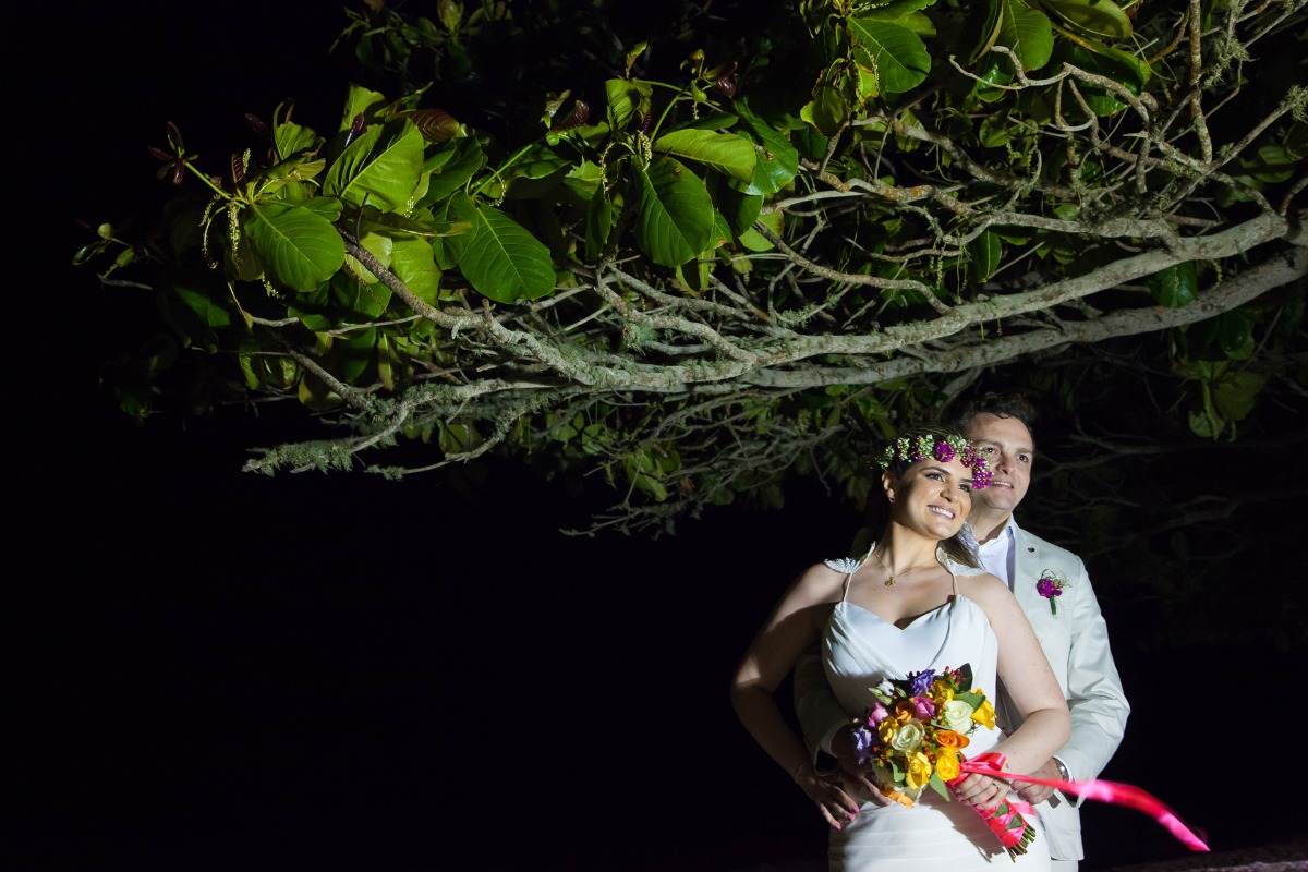 casamento, casar na praia , casando na praia, lapis de noiva , vestido de noiva, veu de noiva, arraial dajuda, casar em arraial dajuda casar na bahia , wedding, casar na praia, sim no altar, casei, noiva, noivo,pagens, decoracao de casamento, emoça