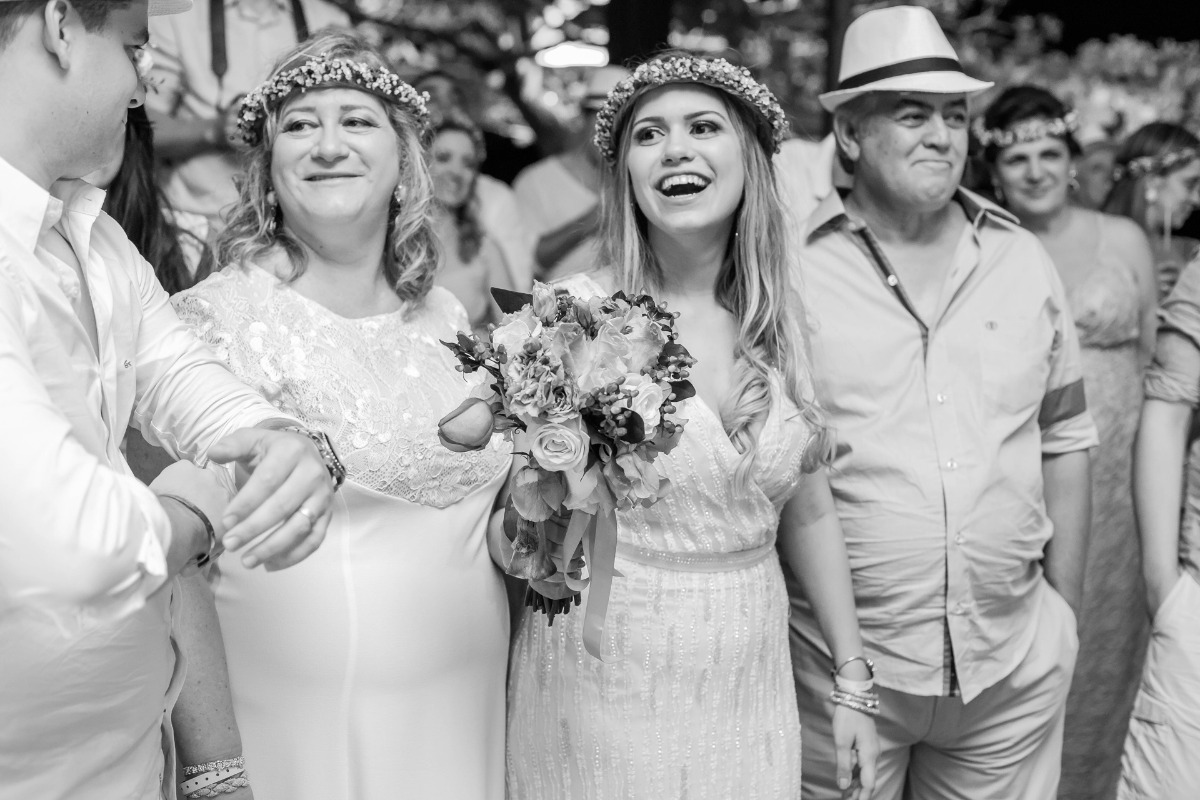 casamento, casar na praia , casando na praia, lapis de noiva , vestido de noiva, veu de noiva, arraial dajuda, casar em arraial dajuda casar na bahia , wedding, casar na praia, sim no altar, casei, noiva, noivo,pagens, decoracao de casamento, emoça