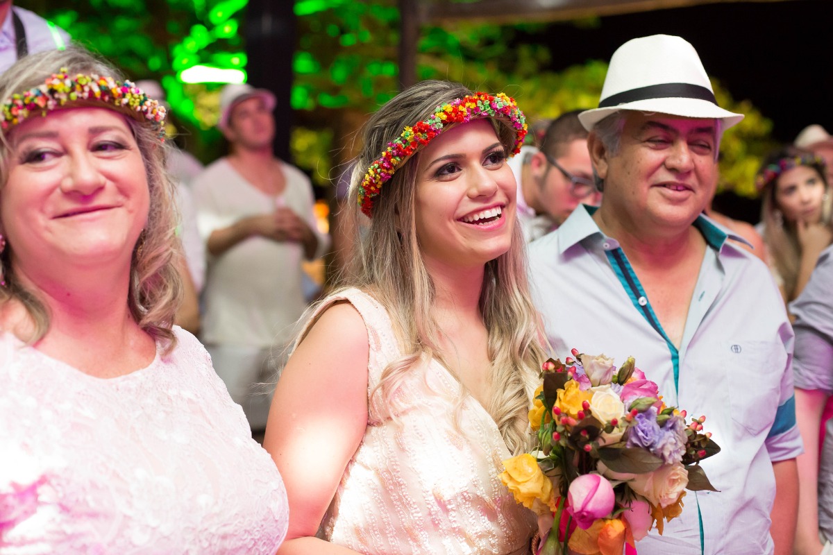casamento, casar na praia , casando na praia, lapis de noiva , vestido de noiva, veu de noiva, arraial dajuda, casar em arraial dajuda casar na bahia , wedding, casar na praia, sim no altar, casei, noiva, noivo,pagens, decoracao de casamento, emoça