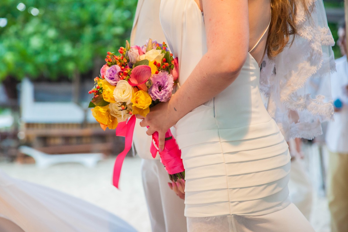 casamento, casar na praia , casando na praia, lapis de noiva , vestido de noiva, veu de noiva, arraial dajuda, casar em arraial dajuda casar na bahia , wedding, casar na praia, sim no altar, casei, noiva, noivo,pagens, decoracao de casamento, emoça
