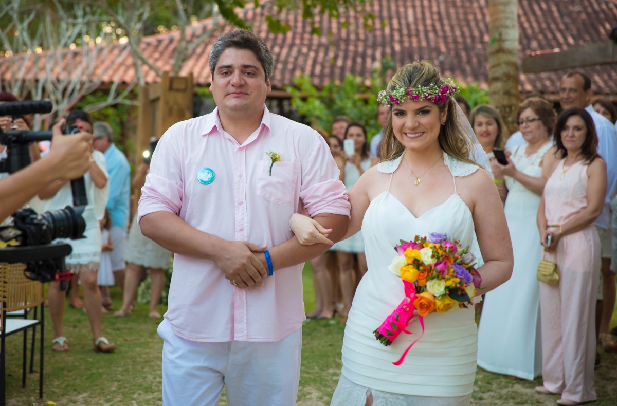 casamento, casar na praia , casando na praia, lapis de noiva , vestido de noiva, veu de noiva, arraial dajuda, casar em arraial dajuda casar na bahia , wedding, casar na praia, sim no altar, casei, noiva, noivo,pagens, decoracao de casamento, emoça