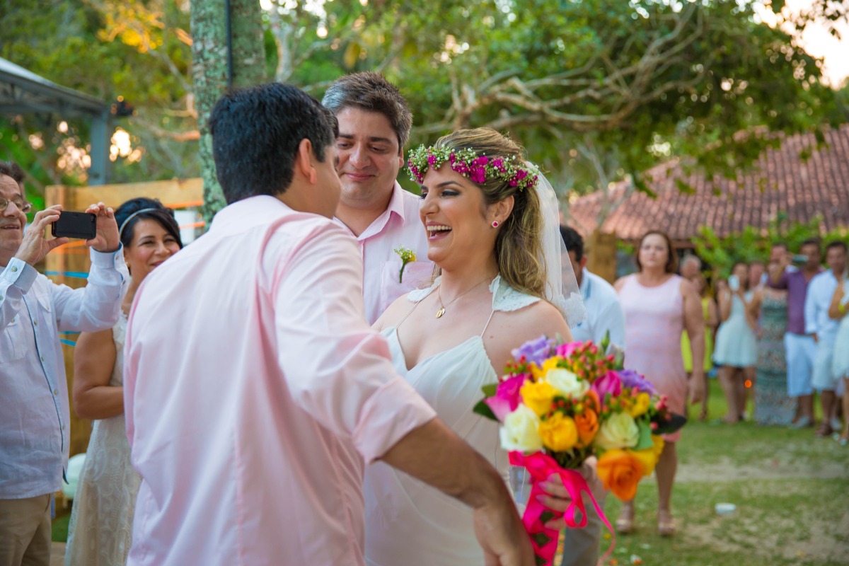 casamento, casar na praia , casando na praia, lapis de noiva , vestido de noiva, veu de noiva, arraial dajuda, casar em arraial dajuda casar na bahia , wedding, casar na praia, sim no altar, casei, noiva, noivo,pagens, decoracao de casamento, emoça