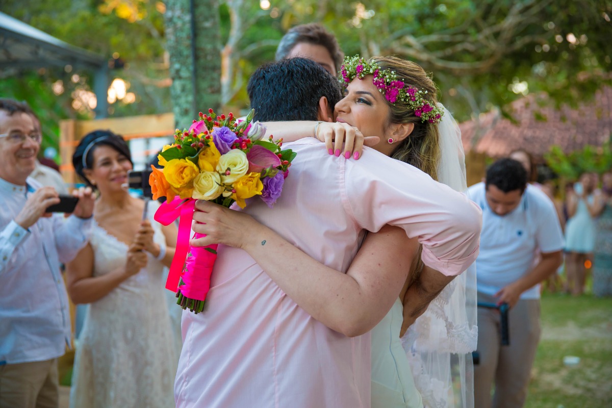 casamento, casar na praia , casando na praia, lapis de noiva , vestido de noiva, veu de noiva, arraial dajuda, casar em arraial dajuda casar na bahia , wedding, casar na praia, sim no altar, casei, noiva, noivo,pagens, decoracao de casamento, emoça