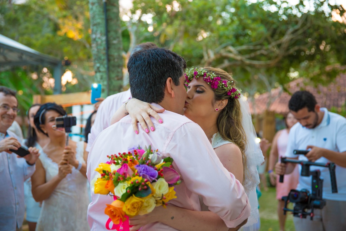 casamento, casar na praia , casando na praia, lapis de noiva , vestido de noiva, veu de noiva, arraial dajuda, casar em arraial dajuda casar na bahia , wedding, casar na praia, sim no altar, casei, noiva, noivo,pagens, decoracao de casamento, emoça