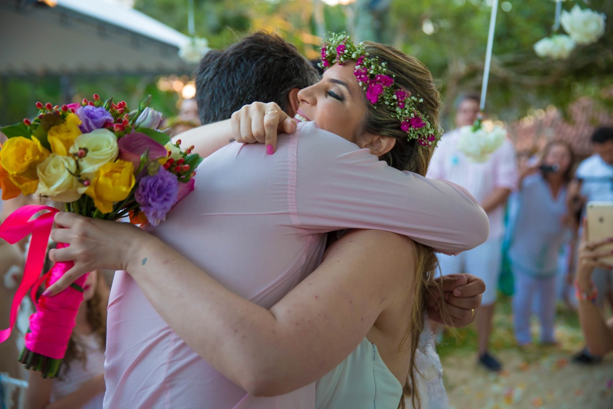 casamento, casar na praia , casando na praia, lapis de noiva , vestido de noiva, veu de noiva, arraial dajuda, casar em arraial dajuda casar na bahia , wedding, casar na praia, sim no altar, casei, noiva, noivo,pagens, decoracao de casamento, emoça