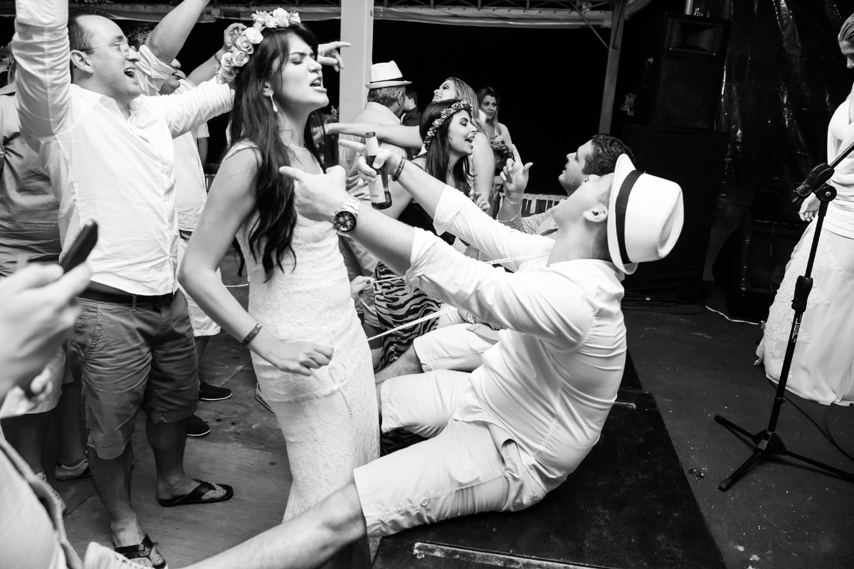 casamento, casar na praia , casando na praia, lapis de noiva , vestido de noiva, veu de noiva, arraial dajuda, casar em arraial dajuda casar na bahia , wedding, casar na praia, sim no altar, casei, noiva, noivo,pagens, decoracao de casamento, emoça