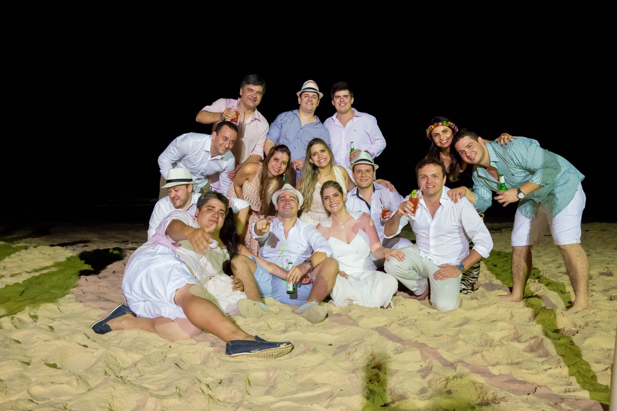 casamento, casar na praia , casando na praia, lapis de noiva , vestido de noiva, veu de noiva, arraial dajuda, casar em arraial dajuda casar na bahia , wedding, casar na praia, sim no altar, casei, noiva, noivo,pagens, decoracao de casamento, emoça