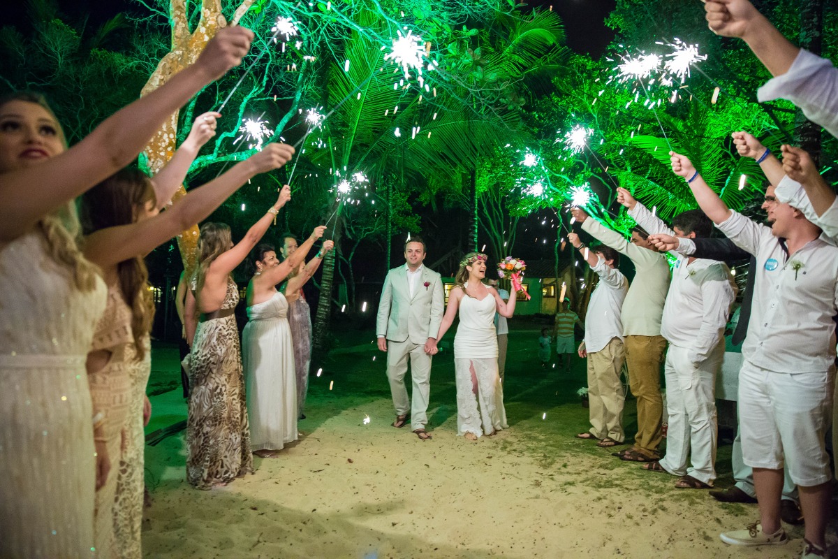 casamento, casar na praia , casando na praia, lapis de noiva , vestido de noiva, veu de noiva, arraial dajuda, casar em arraial dajuda casar na bahia , wedding, casar na praia, sim no altar, casei, noiva, noivo,pagens, decoracao de casamento, emoça