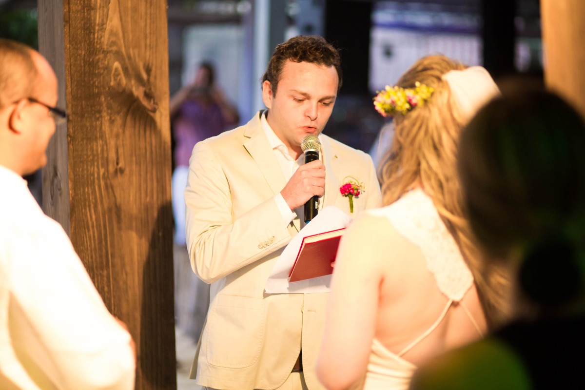casamento, casar na praia , casando na praia, lapis de noiva , vestido de noiva, veu de noiva, arraial dajuda, casar em arraial dajuda casar na bahia , wedding, casar na praia, sim no altar, casei, noiva, noivo,pagens, decoracao de casamento, emoça