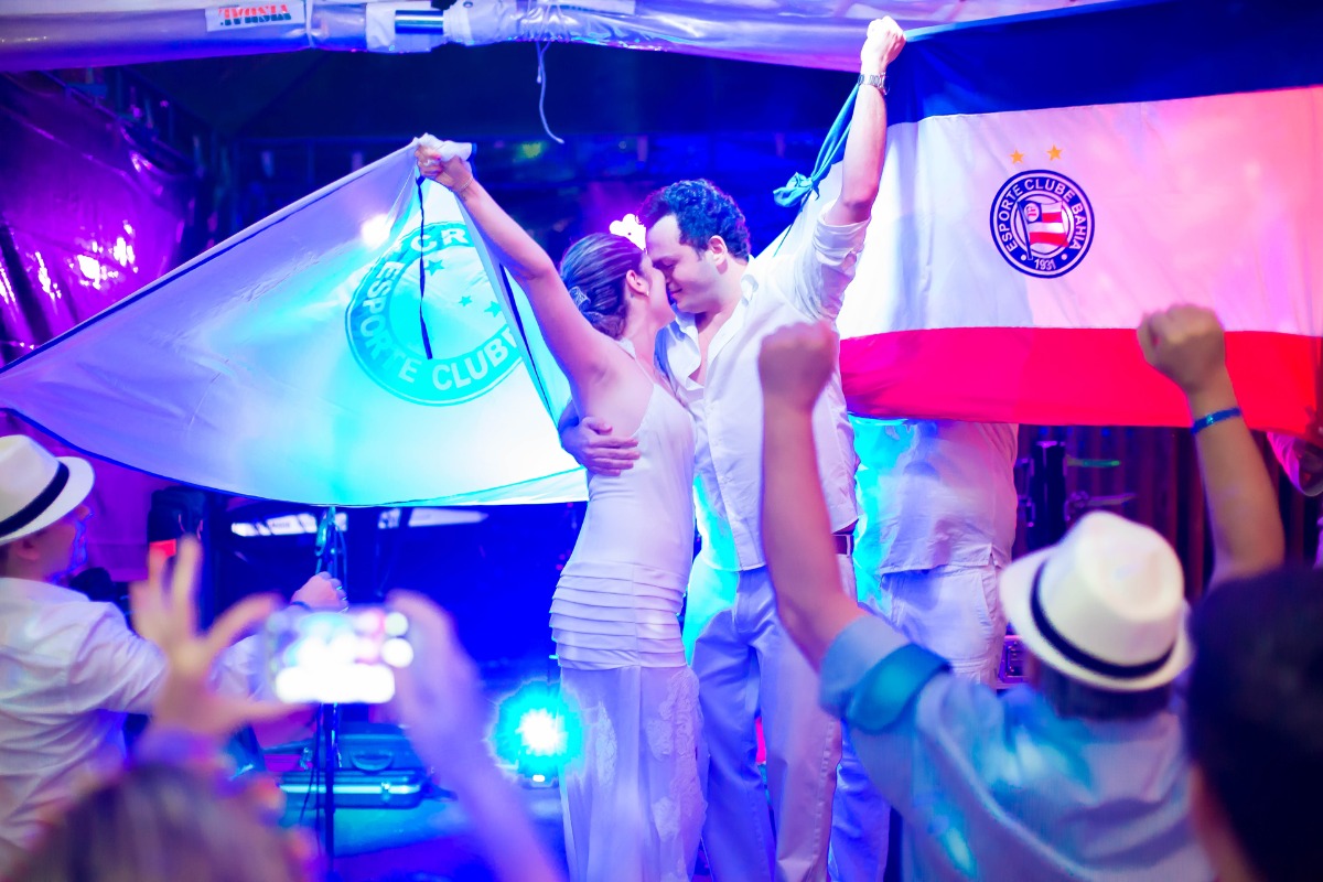 casamento, casar na praia , casando na praia, lapis de noiva , vestido de noiva, veu de noiva, arraial dajuda, casar em arraial dajuda casar na bahia , wedding, casar na praia, sim no altar, casei, noiva, noivo,pagens, decoracao de casamento, emoça