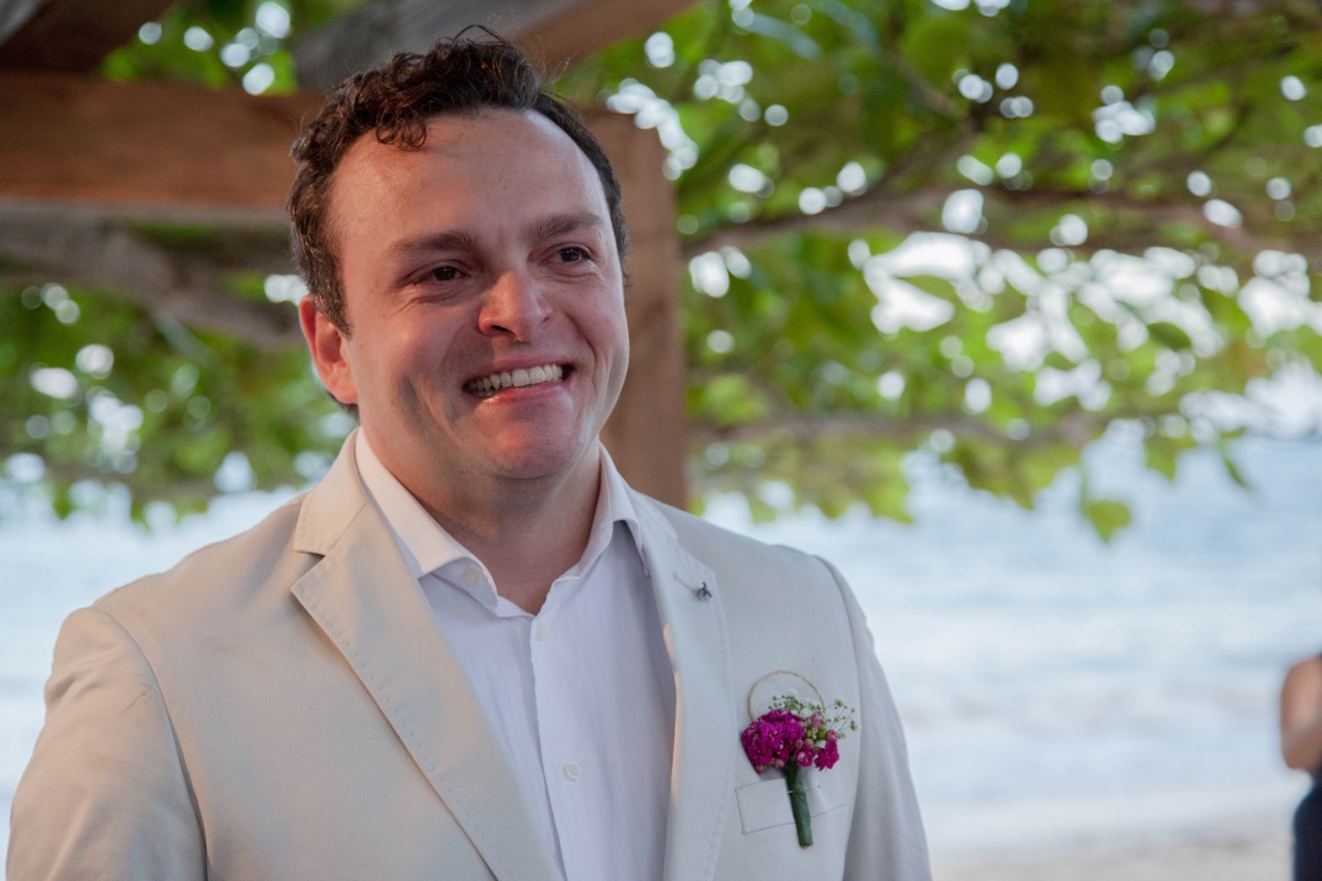 casamento, casar na praia , casando na praia, lapis de noiva , vestido de noiva, veu de noiva, arraial dajuda, casar em arraial dajuda casar na bahia , wedding, casar na praia, sim no altar, casei, noiva, noivo,pagens, decoracao de casamento, emoça