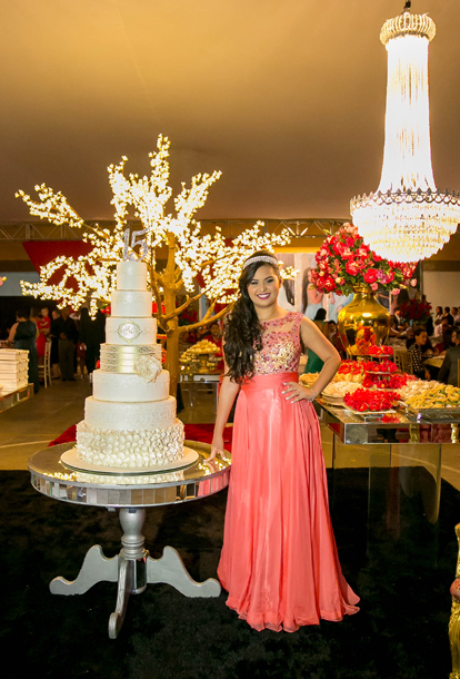15 anos , debutante, vestido 15 anos, vestido debutante , defleur decoracoes , sotter fotografia , eunapolis, trancoso, arraial, porto seguro, sao joao do paraiso, bahia , festa , luxo , festa vermelha, debutante de vermelho, debutante com tres vestidos,