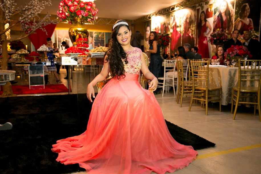 15 anos , debutante, vestido 15 anos, vestido debutante , defleur decoracoes , sotter fotografia , eunapolis, trancoso, arraial, porto seguro, sao joao do paraiso, bahia , festa , luxo , festa vermelha, debutante de vermelho, debutante com tres vestidos,