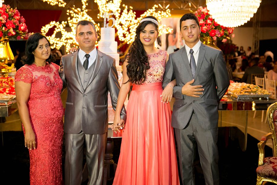 15 anos , debutante, vestido 15 anos, vestido debutante , defleur decoracoes , sotter fotografia , eunapolis, trancoso, arraial, porto seguro, sao joao do paraiso, bahia , festa , luxo , festa vermelha, debutante de vermelho, debutante com tres vestidos,