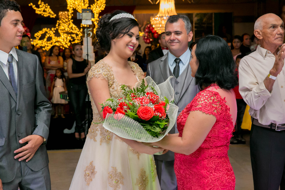 15 anos , debutante, vestido 15 anos, vestido debutante , defleur decoracoes , sotter fotografia , eunapolis, trancoso, arraial, porto seguro, sao joao do paraiso, bahia , festa , luxo , festa vermelha, debutante de vermelho, debutante com tres vestidos,