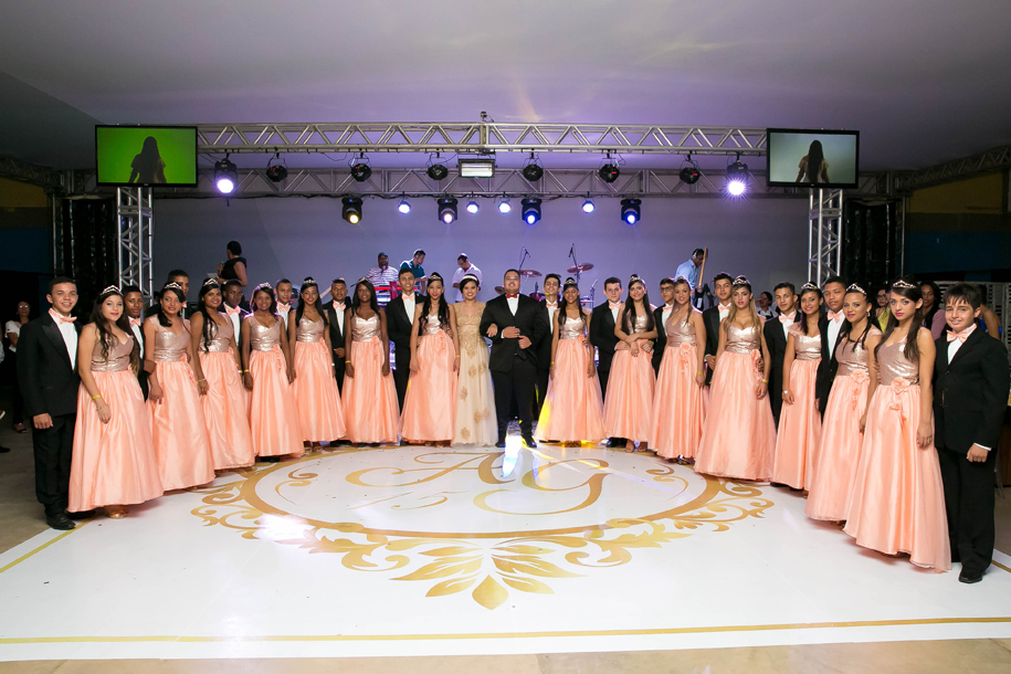 15 anos , debutante, vestido 15 anos, vestido debutante , defleur decoracoes , sotter fotografia , eunapolis, trancoso, arraial, porto seguro, sao joao do paraiso, bahia , festa , luxo , festa vermelha, debutante de vermelho, debutante com tres vestidos,