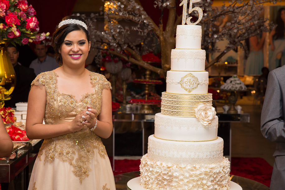 15 anos , debutante, vestido 15 anos, vestido debutante , defleur decoracoes , sotter fotografia , eunapolis, trancoso, arraial, porto seguro, sao joao do paraiso, bahia , festa , luxo , festa vermelha, debutante de vermelho, debutante com tres vestidos,