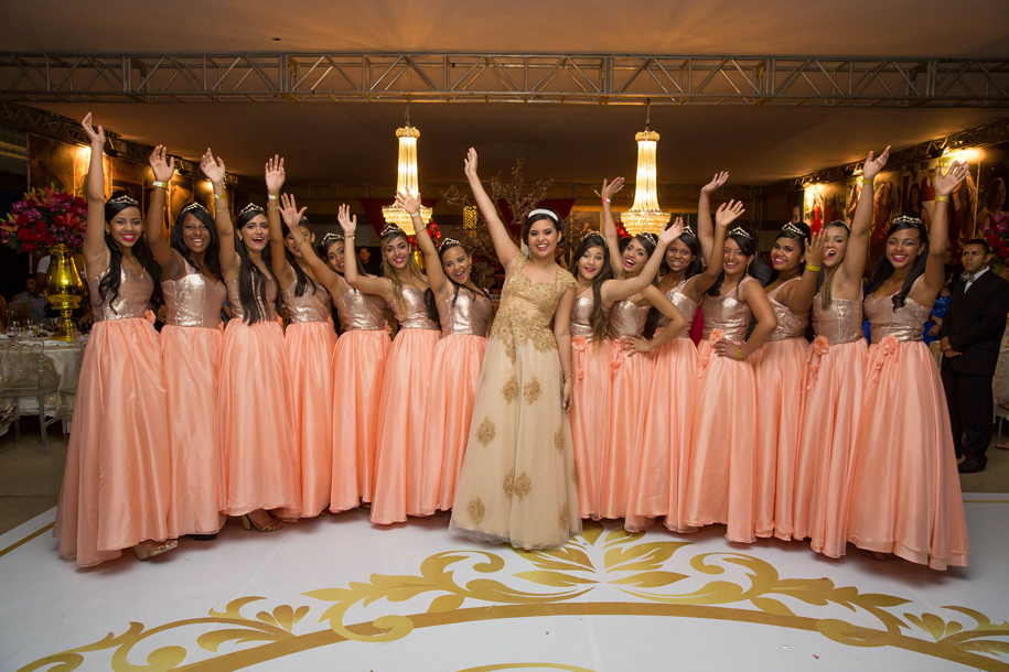 15 anos , debutante, vestido 15 anos, vestido debutante , defleur decoracoes , sotter fotografia , eunapolis, trancoso, arraial, porto seguro, sao joao do paraiso, bahia , festa , luxo , festa vermelha, debutante de vermelho, debutante com tres vestidos,