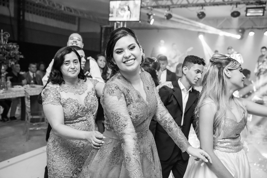 15 anos , debutante, vestido 15 anos, vestido debutante , defleur decoracoes , sotter fotografia , eunapolis, trancoso, arraial, porto seguro, sao joao do paraiso, bahia , festa , luxo , festa vermelha, debutante de vermelho, debutante com tres vestidos,