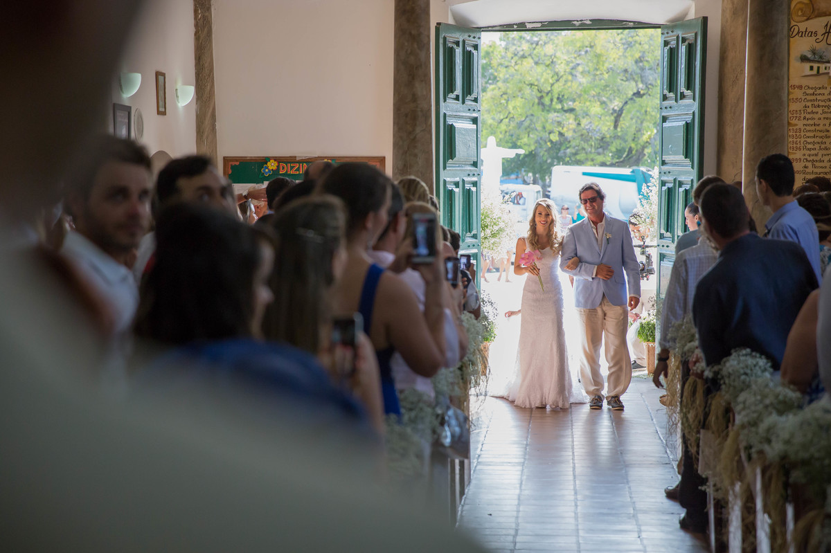 arraial d´ajuda, casar na bahia, casar em arraial d´ajuda, vestido de noiva, véu de noiva, igreja do arraial, decoração , defleur decorações , guta gula , patricia galvão , vestido de noiva, véu