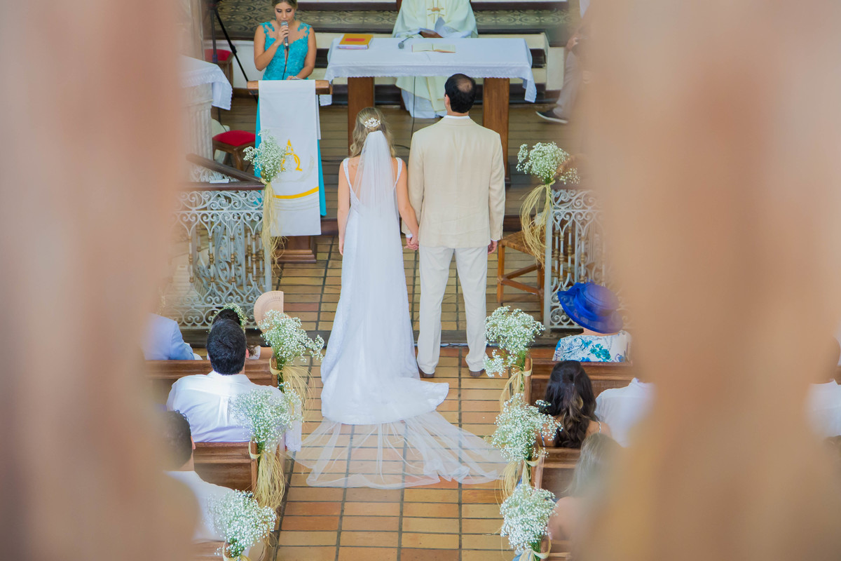 arraial d´ajuda, casar na bahia, casar em arraial d´ajuda, vestido de noiva, véu de noiva, igreja do arraial, decoração , defleur decorações , guta gula , patricia galvão , vestido de noiva, véu