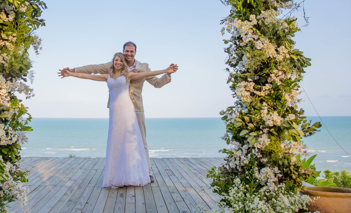 arraial d´ajuda, casar na bahia, casar em arraial d´ajuda, vestido de noiva, véu de noiva, igreja do arraial, decoração , defleur decorações , guta gula , patricia galvão , vestido de noiva, véu