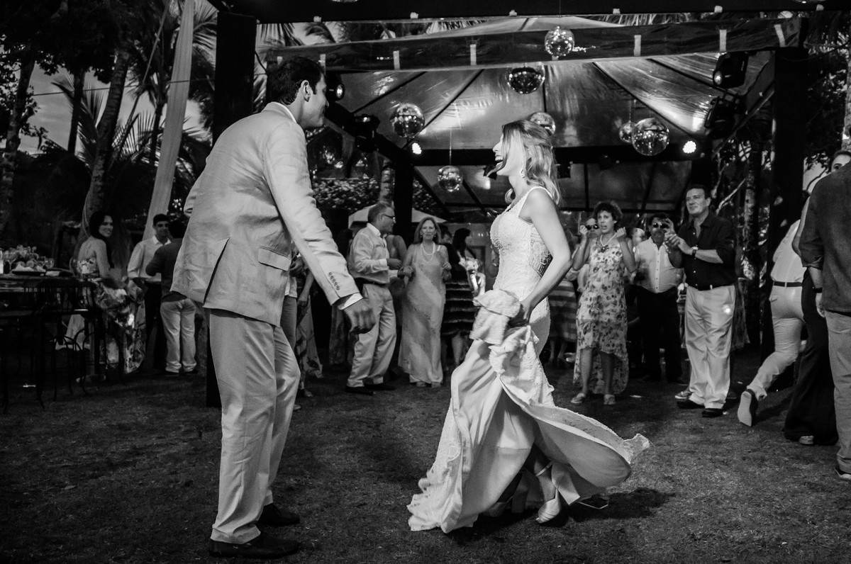 arraial d´ajuda, casar na bahia, casar em arraial d´ajuda, vestido de noiva, véu de noiva, igreja do arraial, decoração , defleur decorações , guta gula , patricia galvão , vestido de noiva, véu
