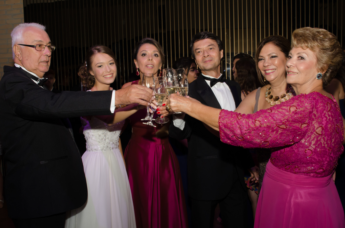 Olha o Brinde! Fotos da Marina 15 Fotografia de debutante em São Paulo SP Buffet Villa Bisutti