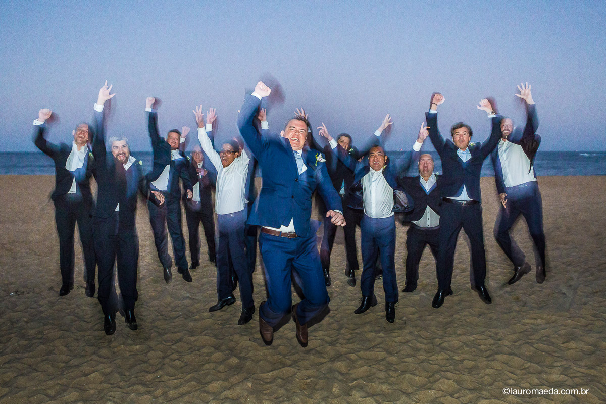 Os padrinhos do casamento na maior animação