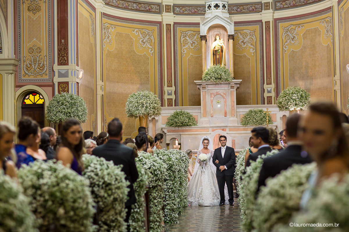 Saída dos noivos da igreja