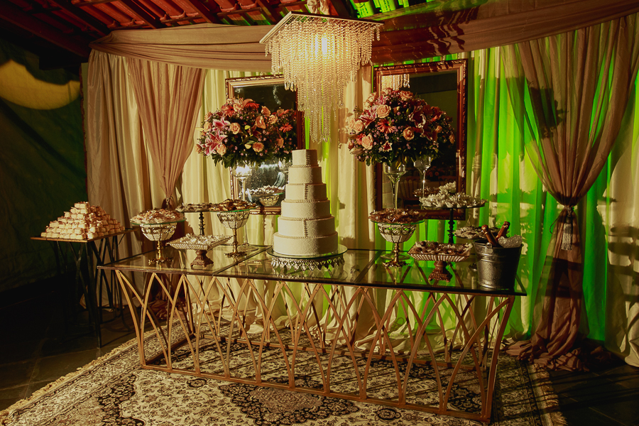 Casamento em Caeté, casamento, casamento Igreja, casamento igreja São Francisco de Asiss, São Francisco de Asis, noiva, noivos, making, lindos, casamento do ano, sapato vermelho, vestido lindo, Caeté,