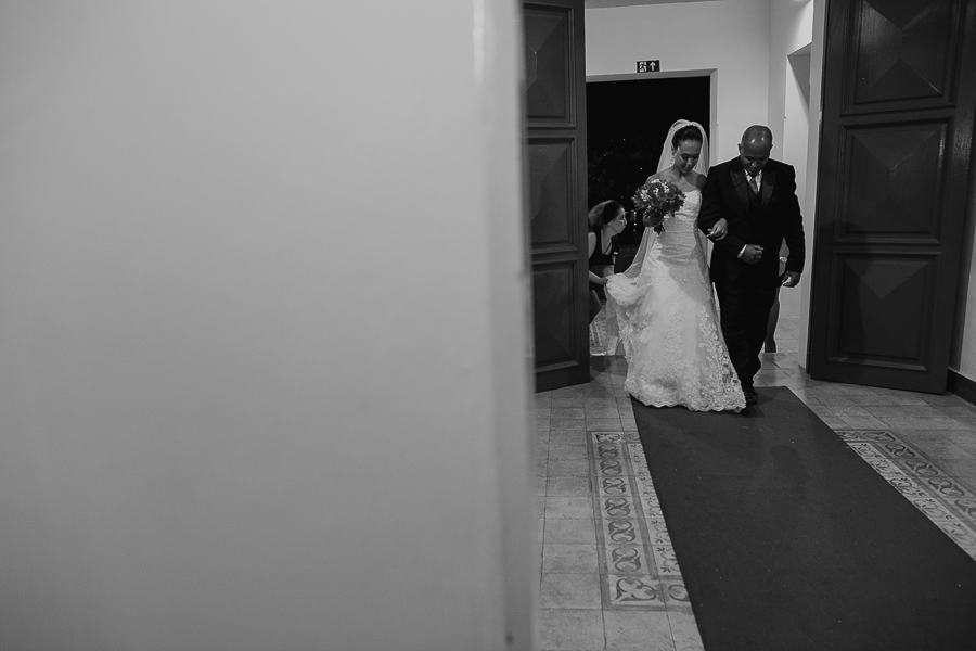 Casamento em Caeté, casamento, casamento Igreja, casamento igreja São Francisco de Asiss, São Francisco de Asis, noiva, noivos, making, lindos, casamento do ano, sapato vermelho, vestido lindo, Caeté,