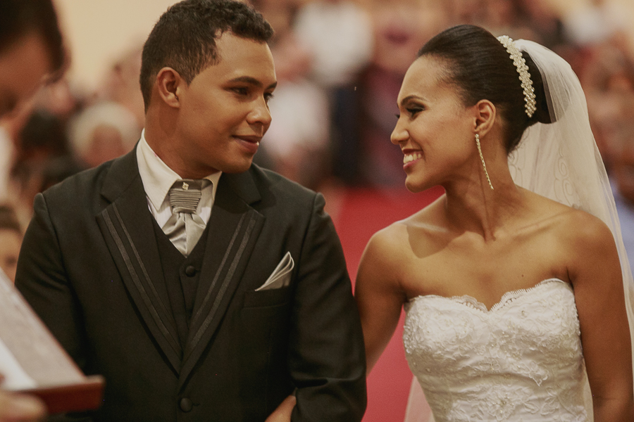 Casamento em Caeté, casamento, casamento Igreja, casamento igreja São Francisco de Asiss, São Francisco de Asis, noiva, noivos, making, lindos, casamento do ano, sapato vermelho, vestido lindo, Caeté,