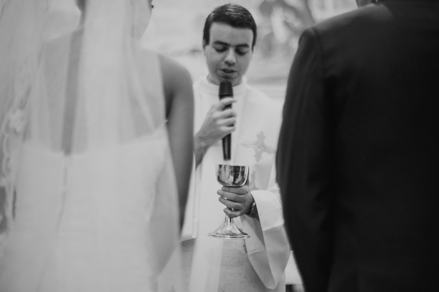 Casamento em Caeté, casamento, casamento Igreja, casamento igreja São Francisco de Asiss, São Francisco de Asis, noiva, noivos, making, lindos, casamento do ano, sapato vermelho, vestido lindo, Caeté,