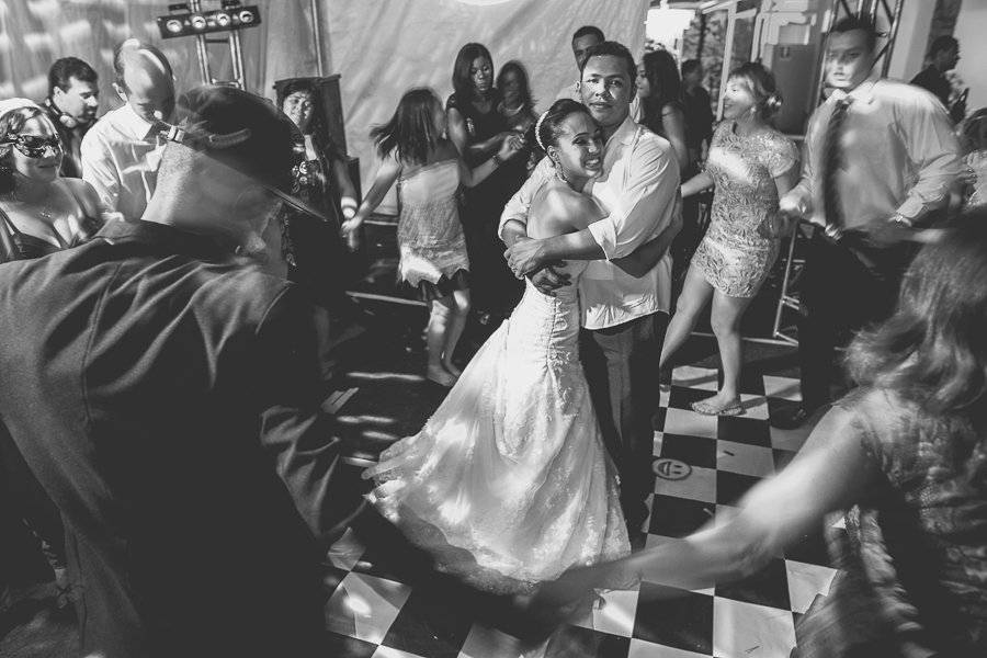 Casamento em Caeté, casamento, casamento Igreja, casamento igreja São Francisco de Asiss, São Francisco de Asis, noiva, noivos, making, lindos, casamento do ano, sapato vermelho, vestido lindo, Caeté,
